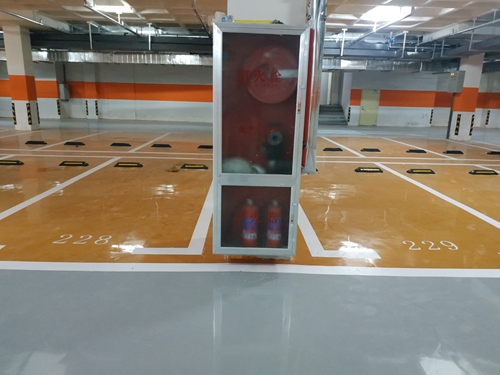 地下車(chē)庫(kù)劃線(xiàn)